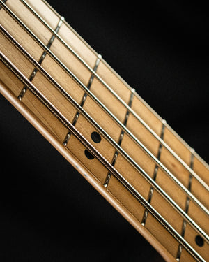 Larada 5 Bass // Master Series // Black