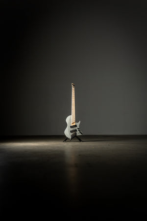 Larada 5 Bass // Master Series // Chalk