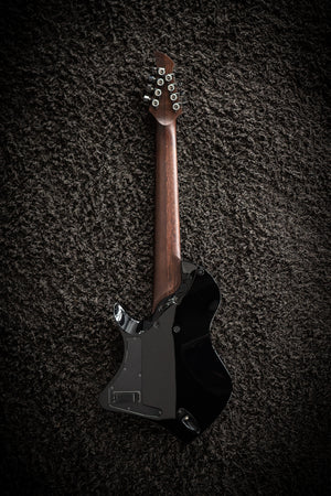 J Larada 8 // Black