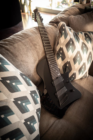 J Larada 8 // Black
