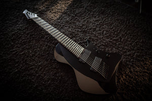 J Larada 8 // Black