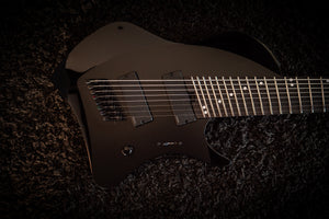 J Larada 8 // Black