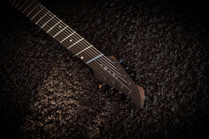 J Larada 8 // Black