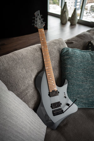 LARADA 6 // Master Series // Selenite