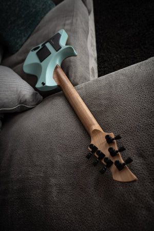 LARADA 6 // Master Series // Jade