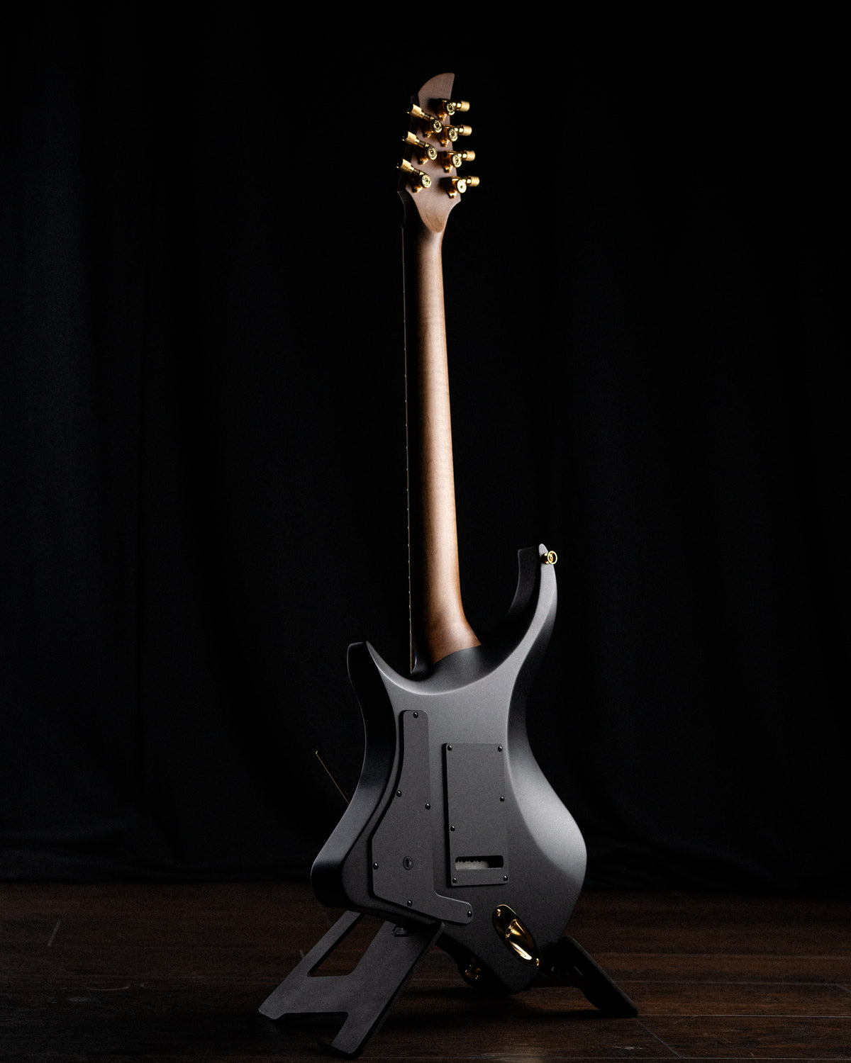 ĒMI 7 // MASTER SERIES // BLACK BEAUTY