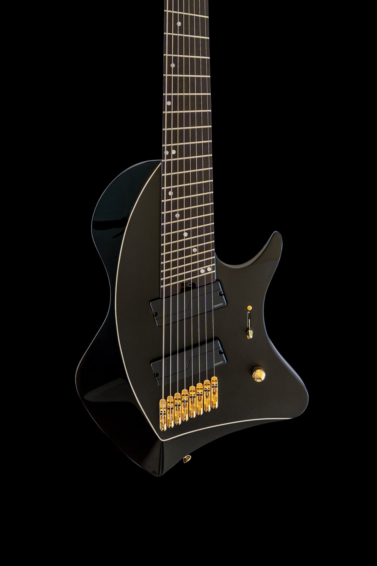LARADA 8 // Master Series // Black Beauty