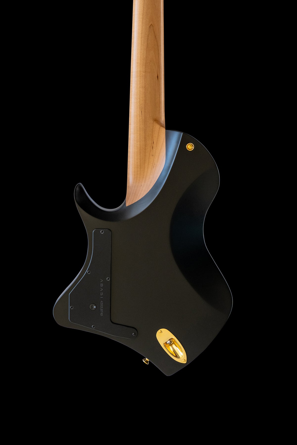 LARADA 8 // Master Series // Black Beauty