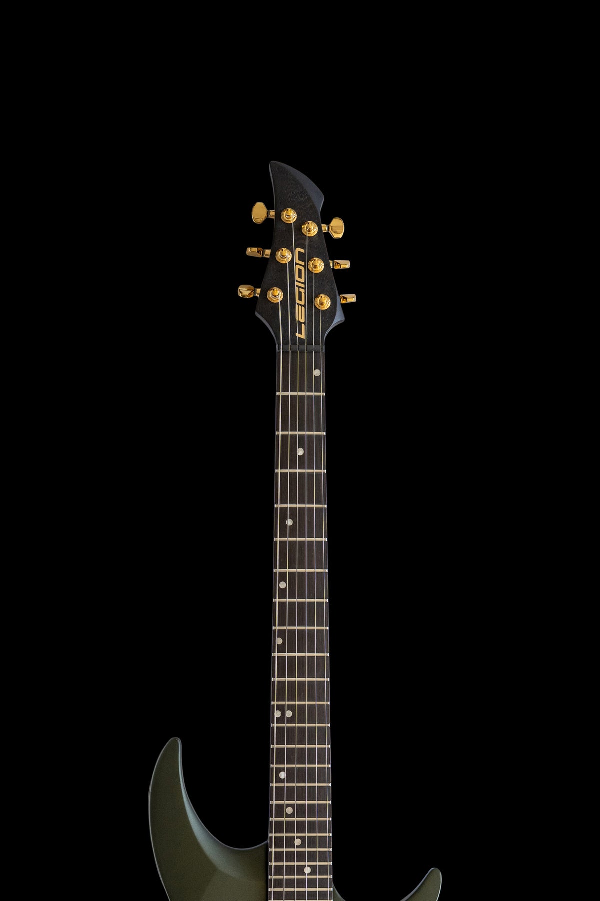 ēmi 6 // Legion // Bell Garden Green