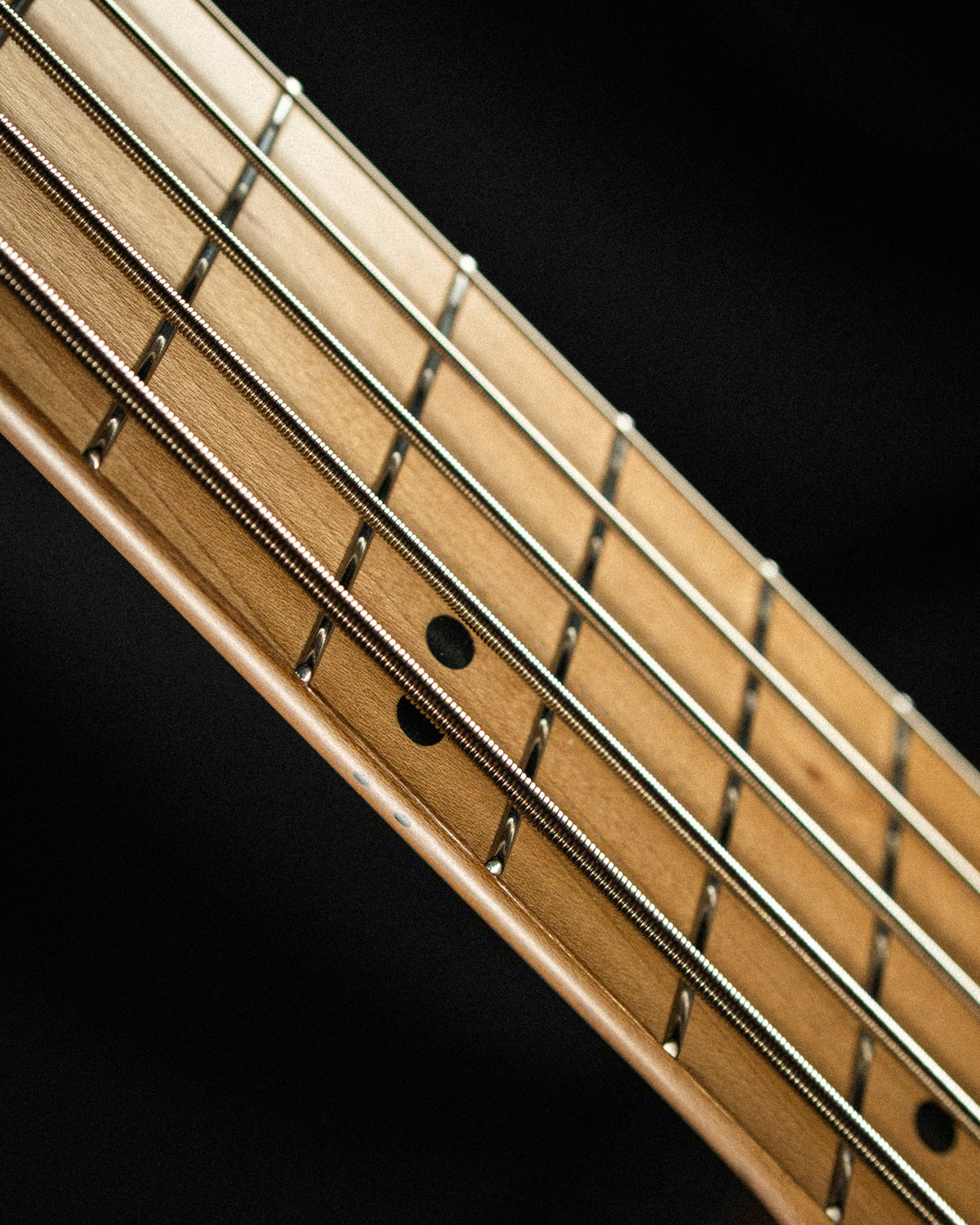 Larada 5 Bass // Master Series // Black