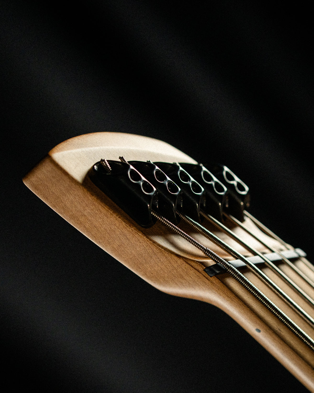 Larada 5 Bass // Master Series // Black