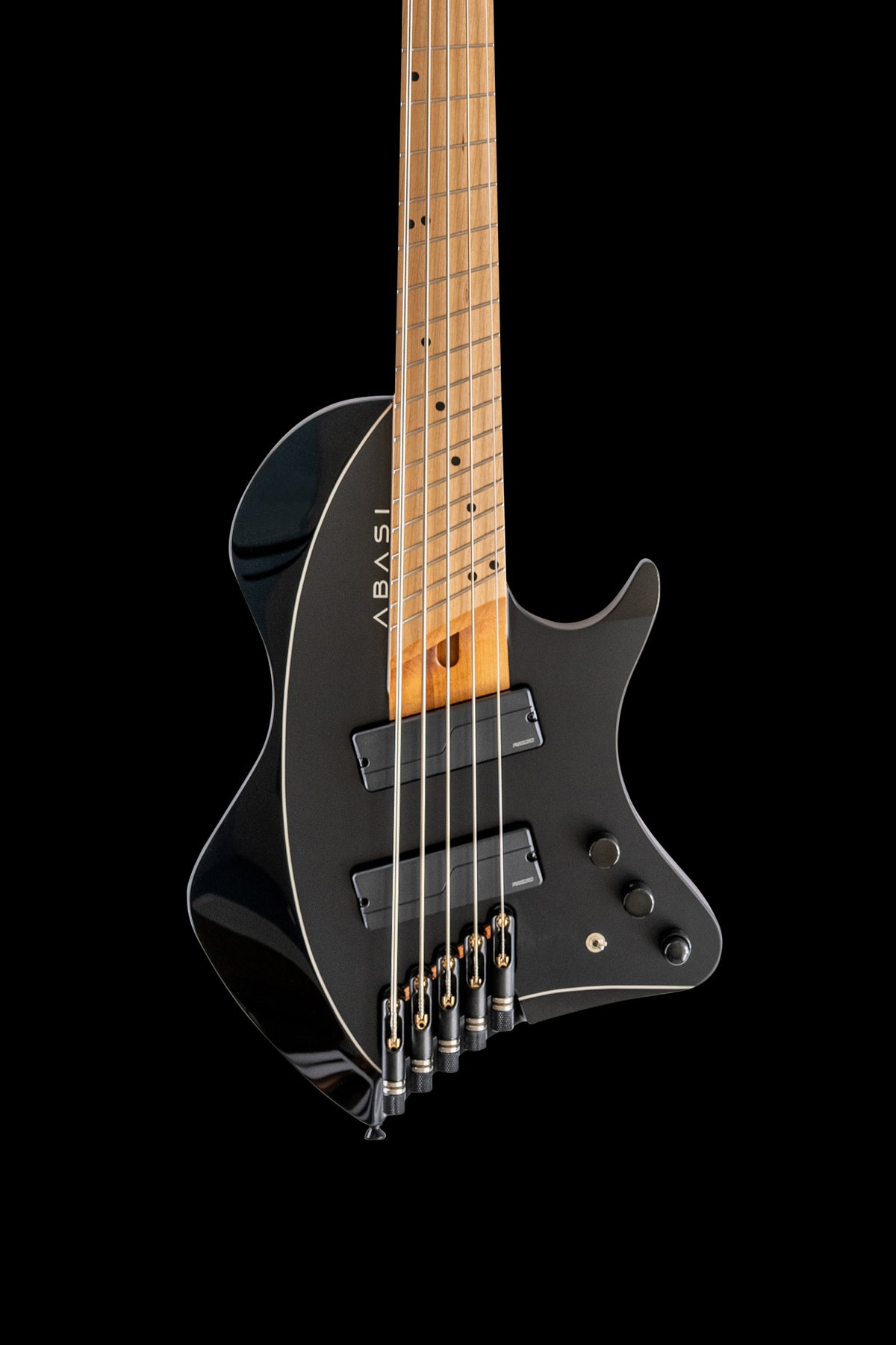 Larada 5 Bass // Master Series // Black