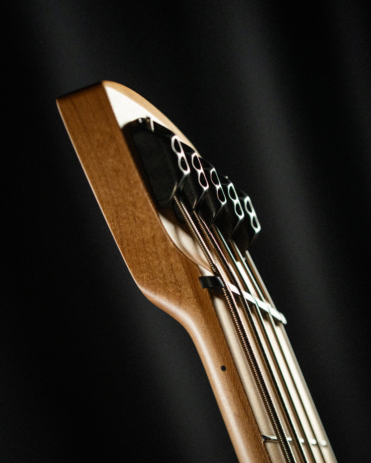 Larada 5 Bass // Master Series // Chartreuse