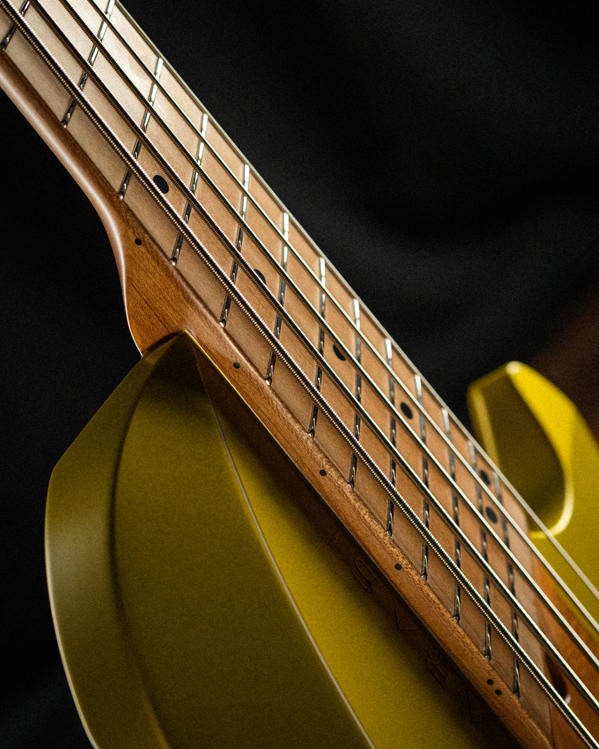 Larada 5 Bass // Master Series // Chartreuse