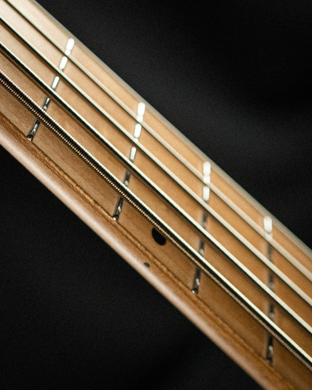 Larada 5 Bass // Master Series // Chartreuse