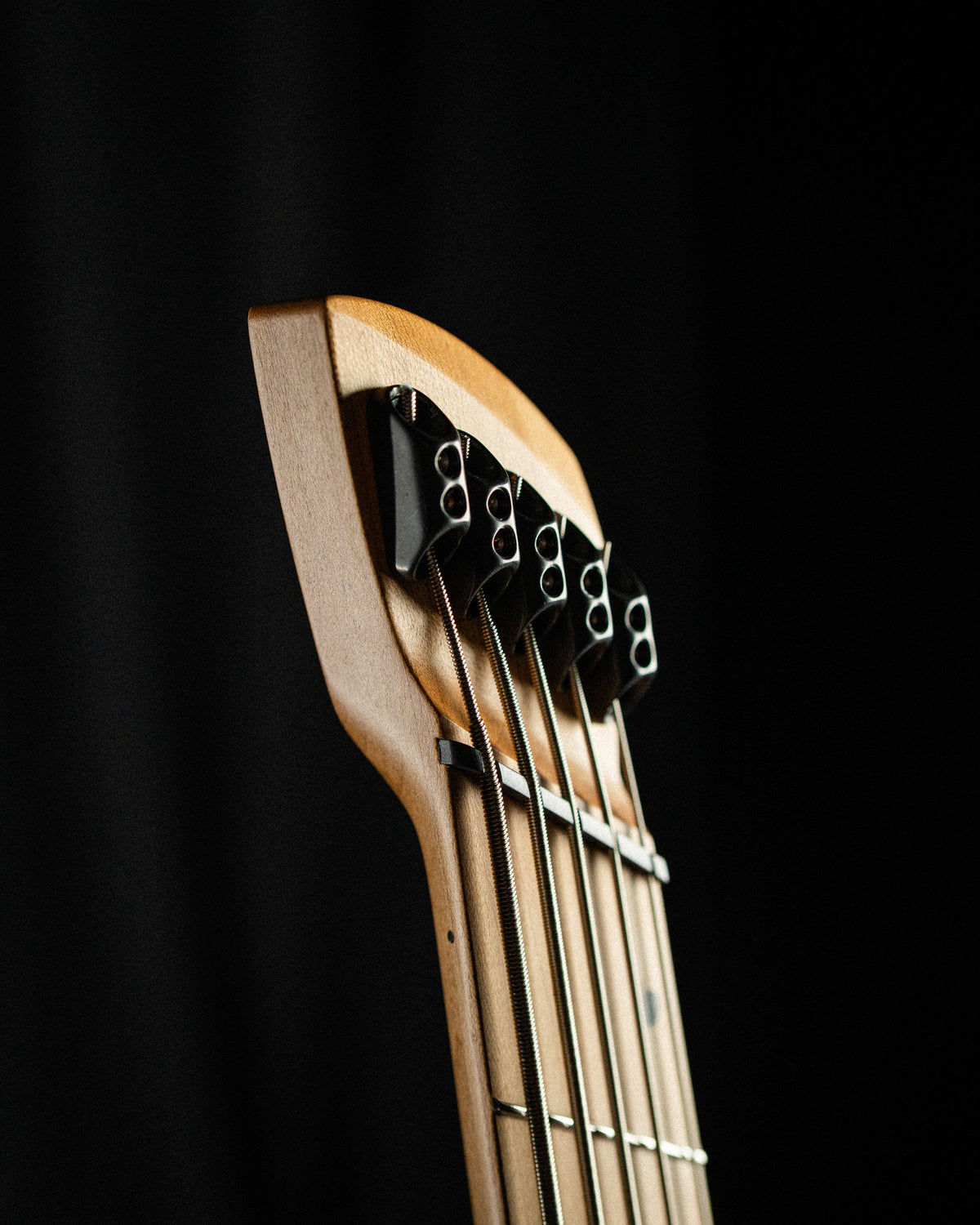 Larada 5 Bass // Master Series // Chartreuse
