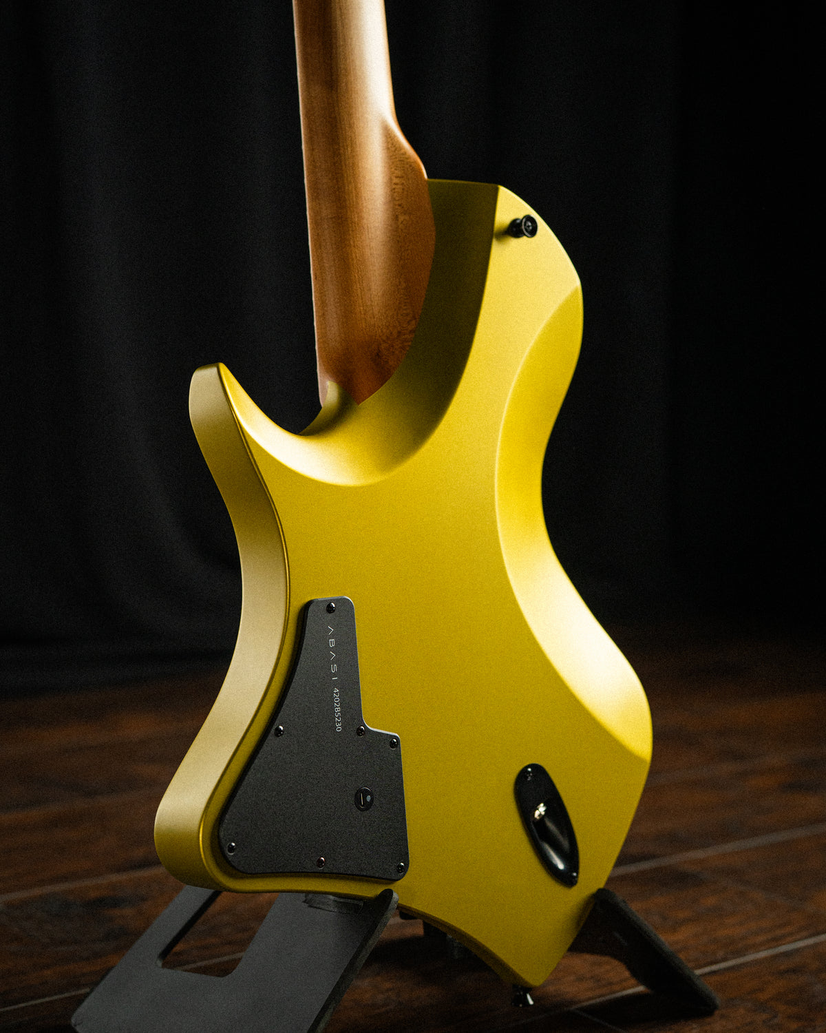 Larada 5 Bass // Master Series // Chartreuse