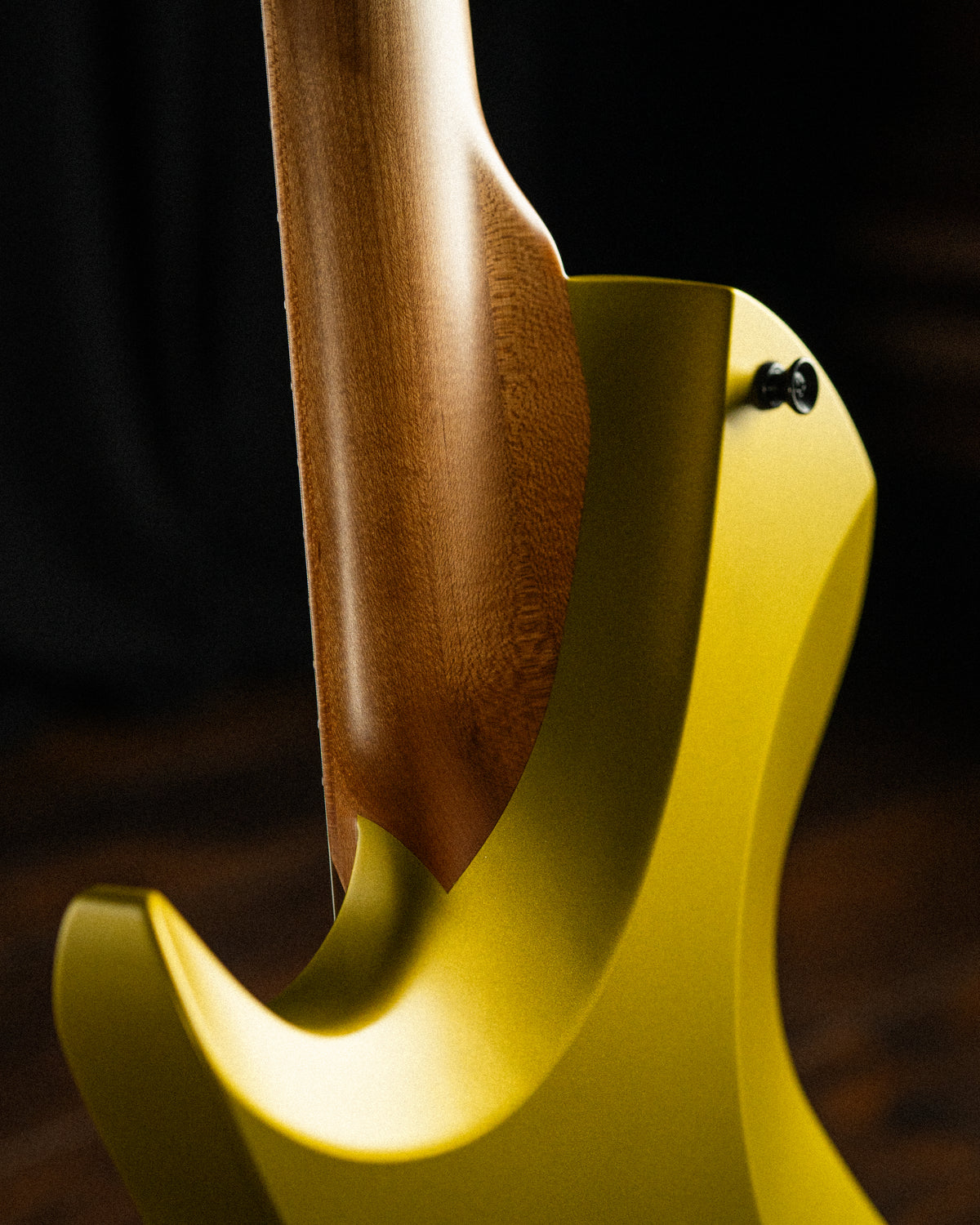 Larada 5 Bass // Master Series // Chartreuse