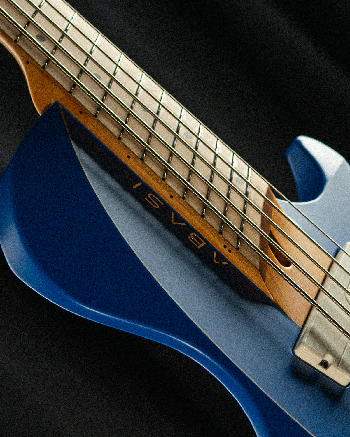 Larada 5 Bass // Master Series // Clarion Blue
