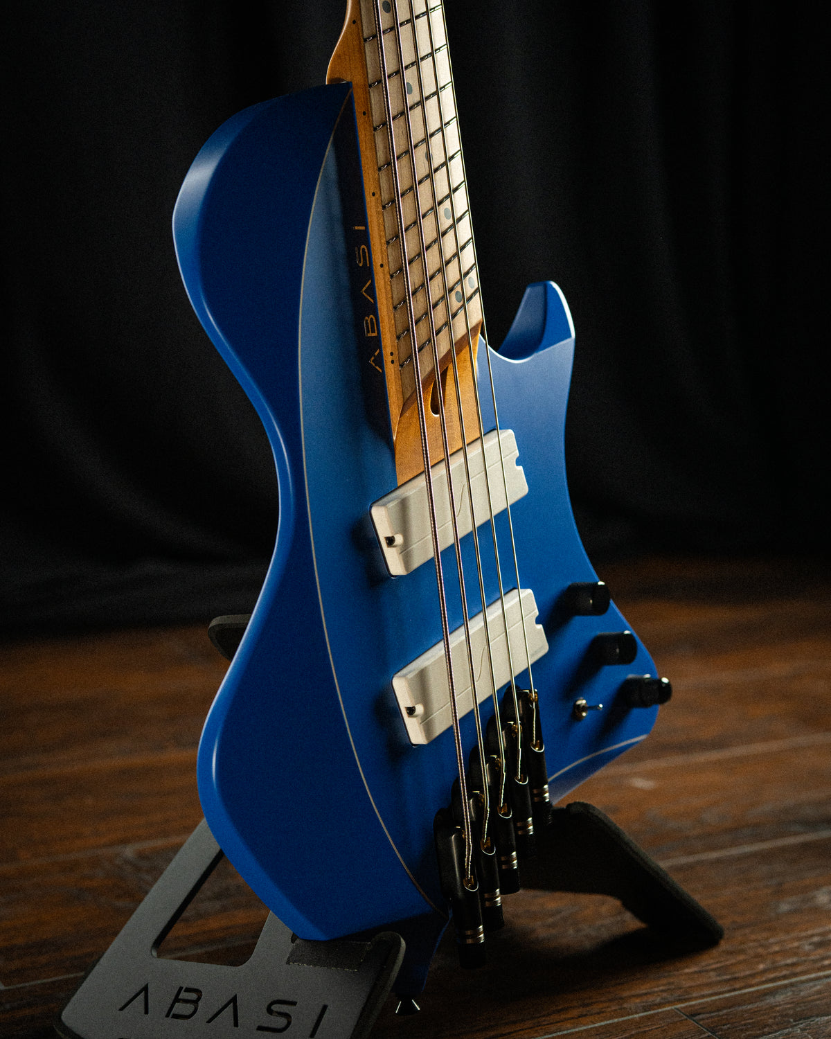 Larada 5 Bass // Master Series // Clarion Blue