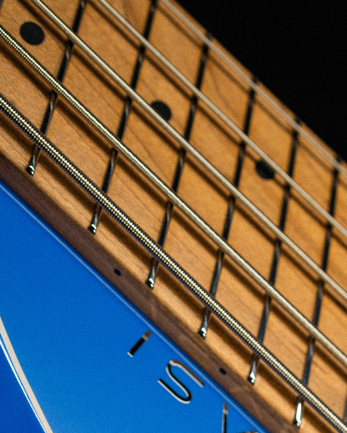 Larada 5 Bass // Master Series // Clarion Blue