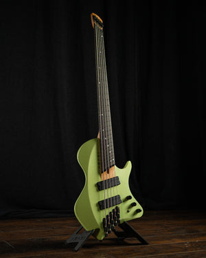 Larada 5 Bass // Master Series // Mint