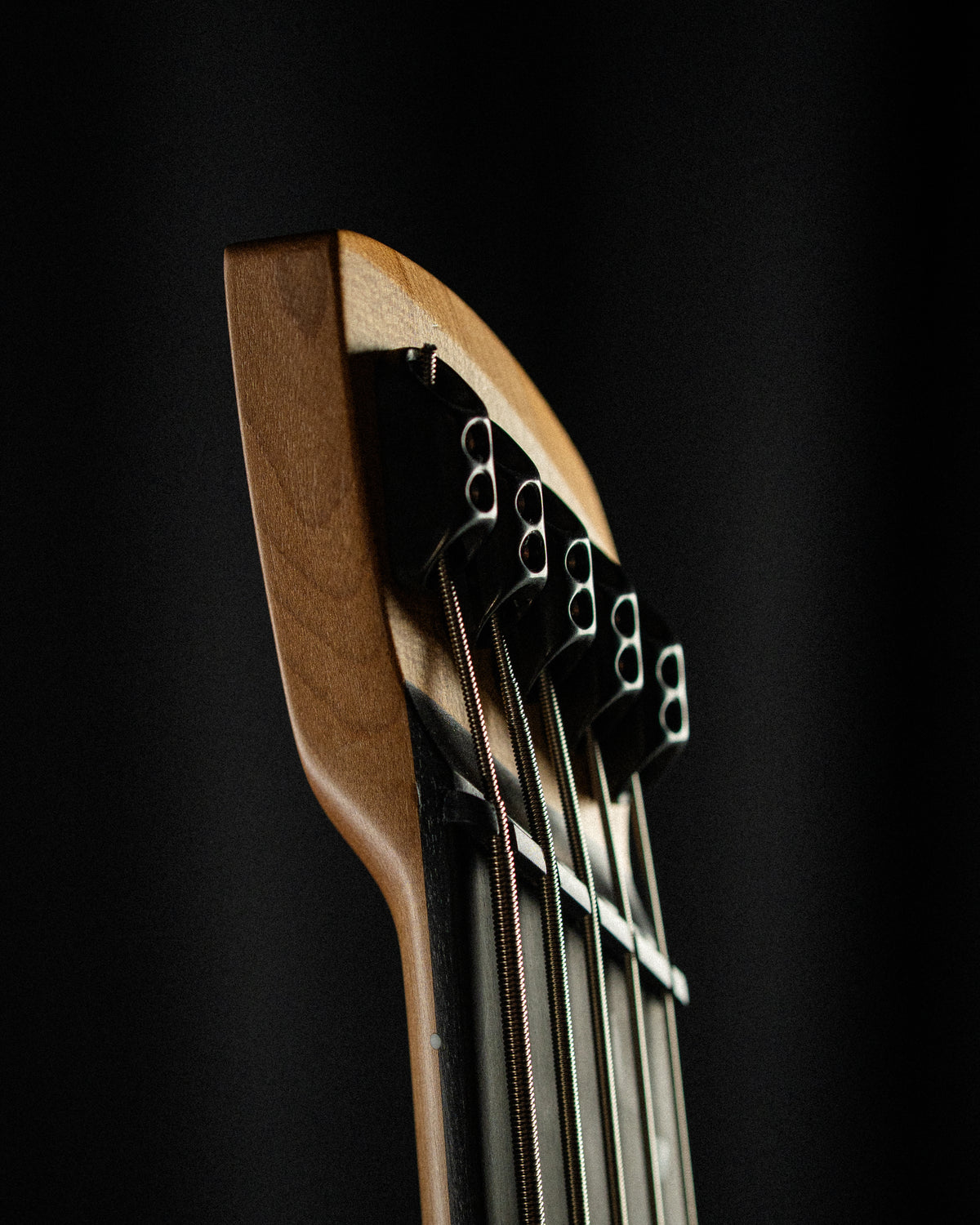 Larada 5 Bass // Master Series // Mint