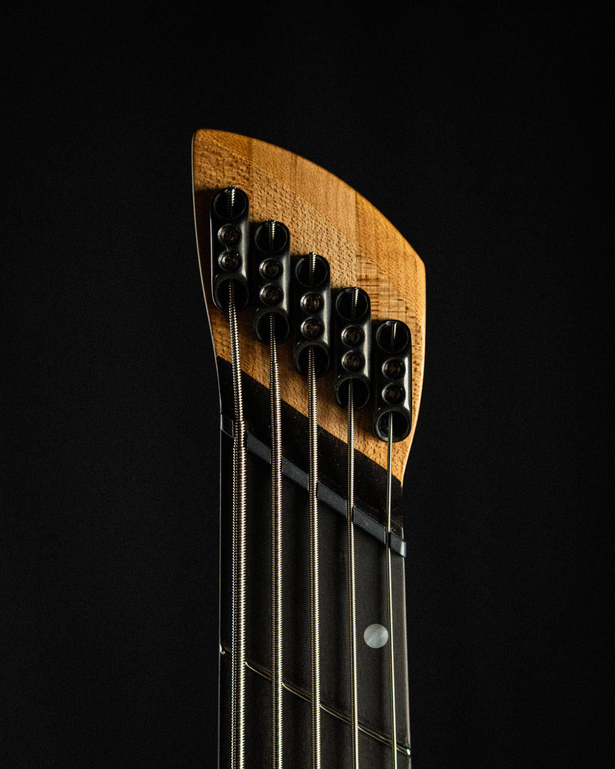 Larada 5 Bass // Master Series // Mint