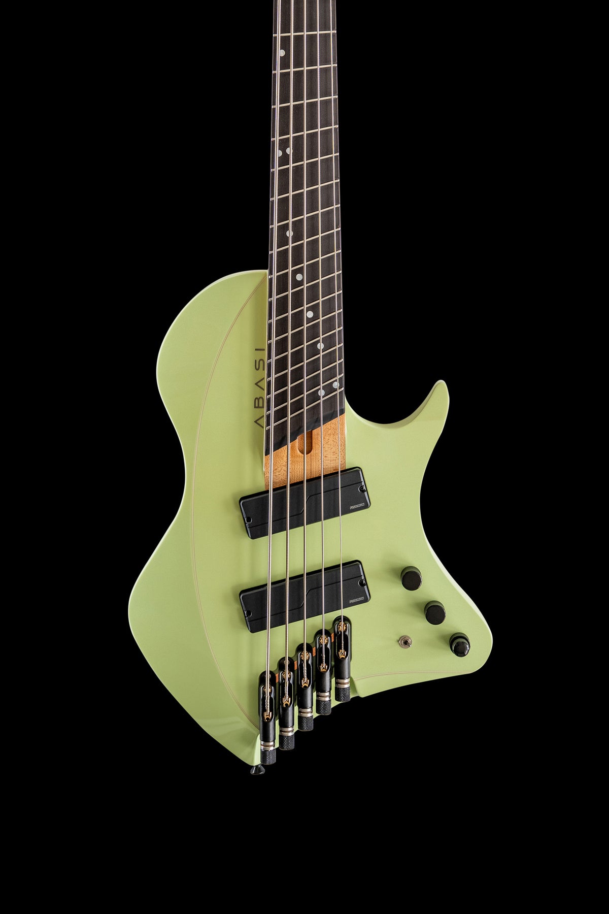 Larada 5 Bass // Master Series // Mint