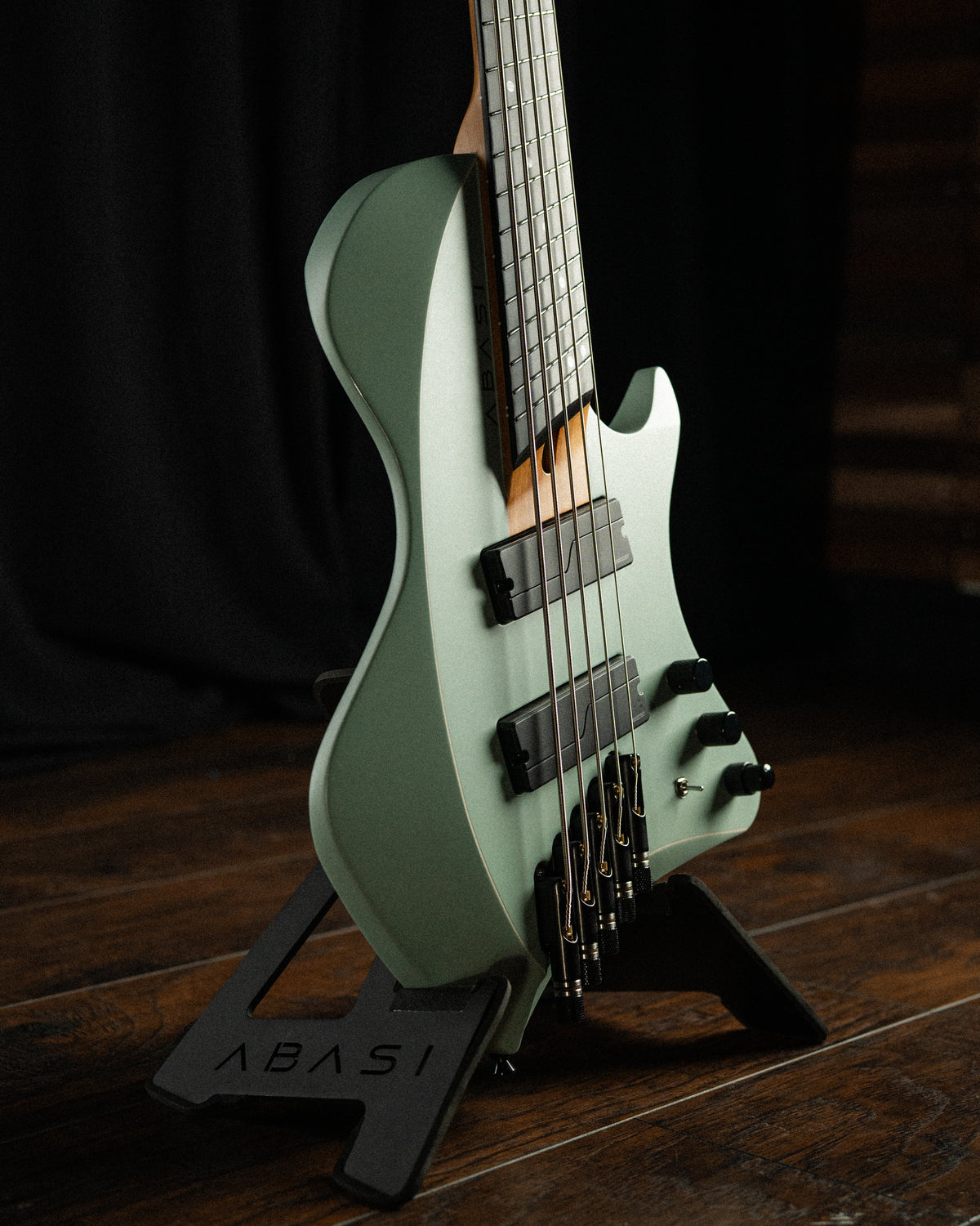 Larada 5 Bass // Master Series // Sage