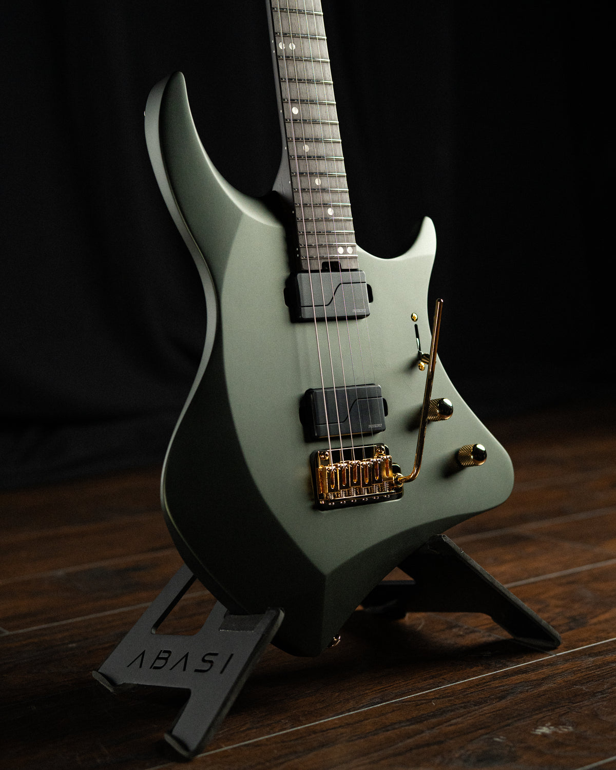 ēmi 6 // Legion // Bell Garden Green