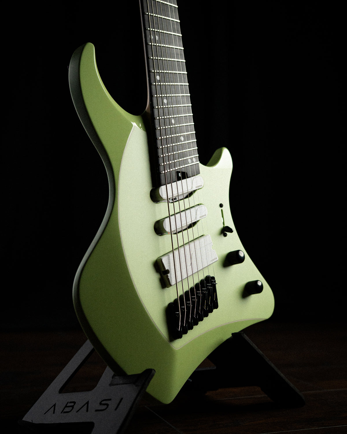 ĒMI 8 // MASTER SERIES // MINT