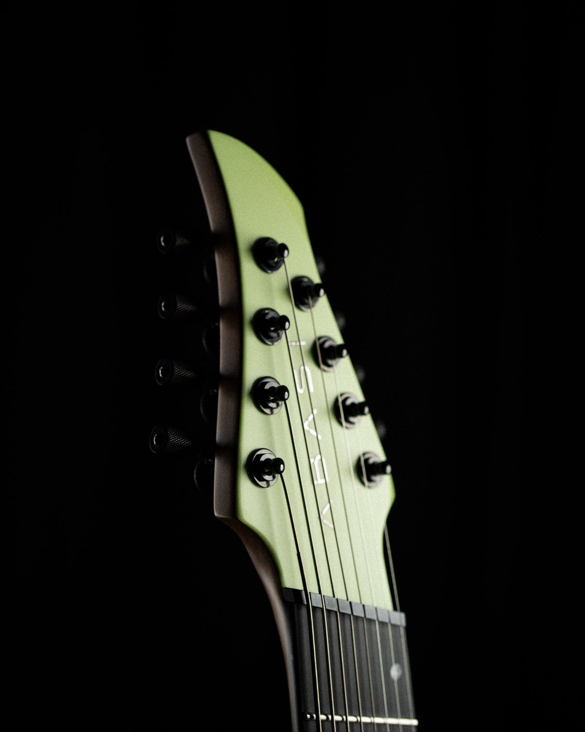 ĒMI 8 // MASTER SERIES // MINT