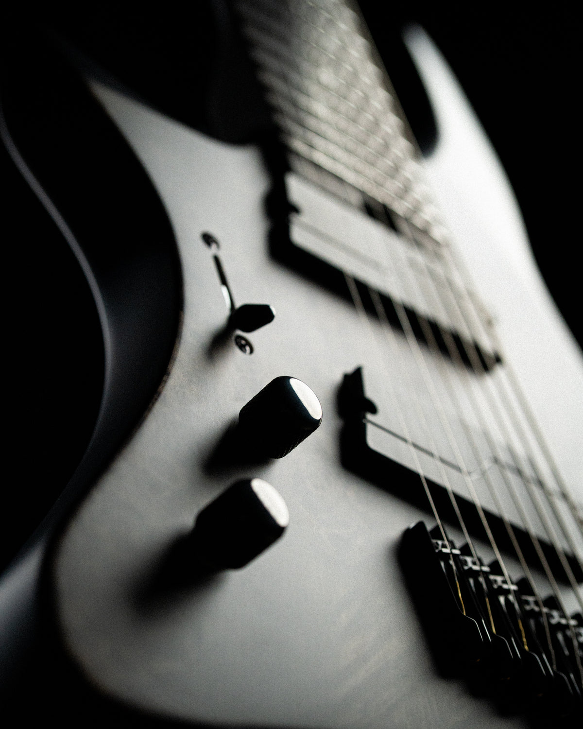 ĒMI 8 LEFTY // Legion // Charcoal Burl