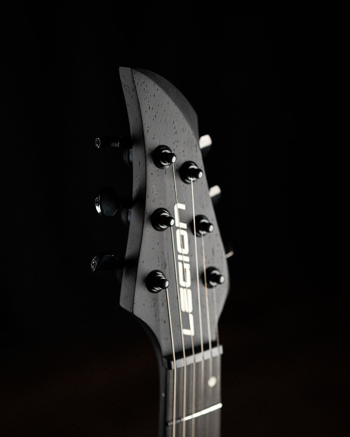 ēmi 6 // Legion // Crimson Metallic