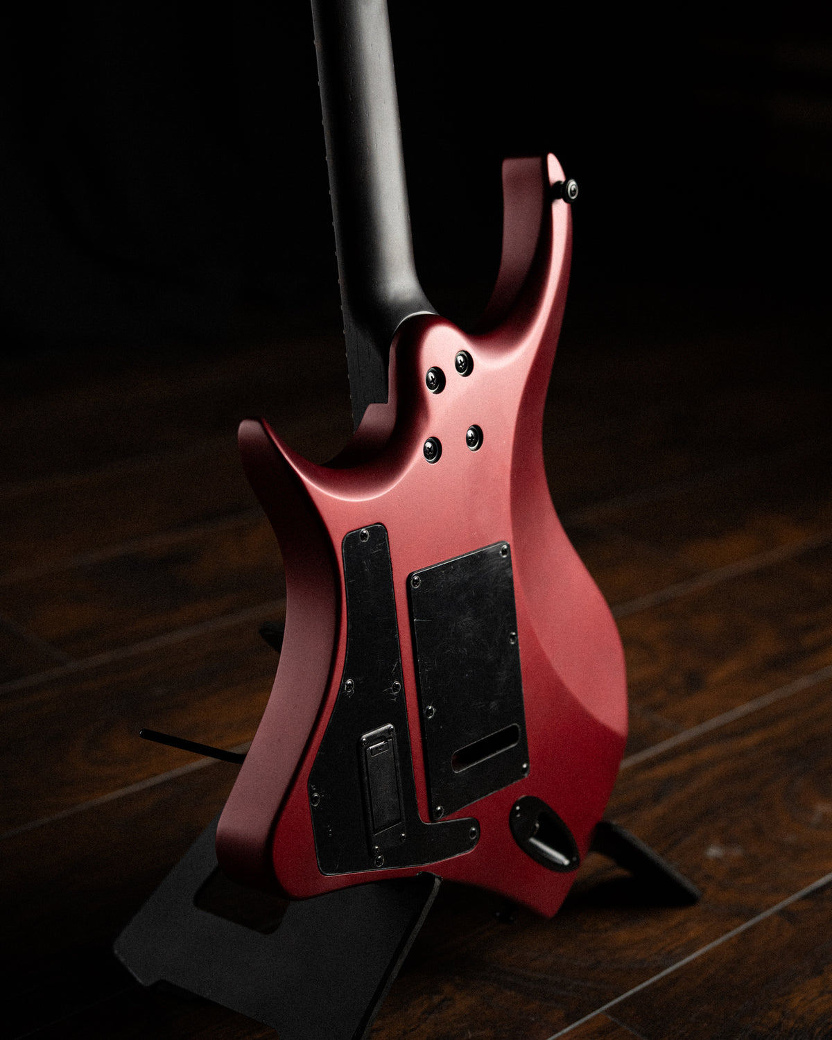 ēmi 6 // Legion // Crimson Metallic