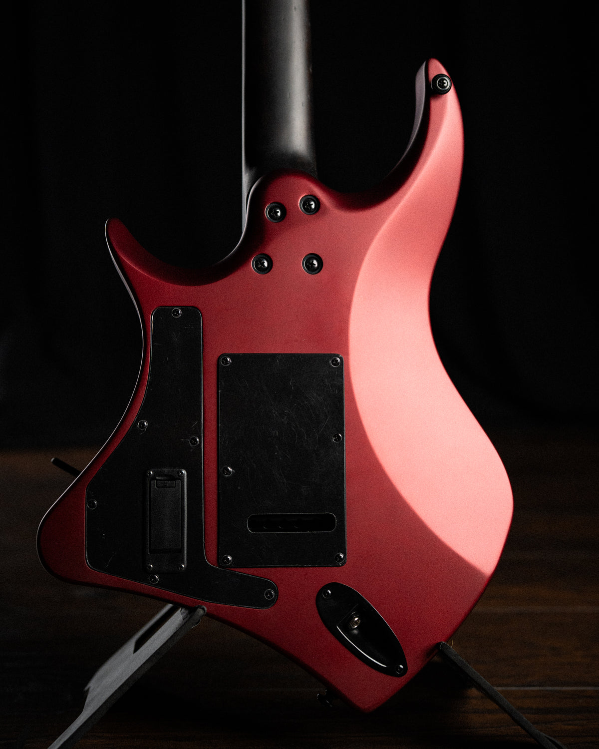 ēmi 6 // Legion // Crimson Metallic