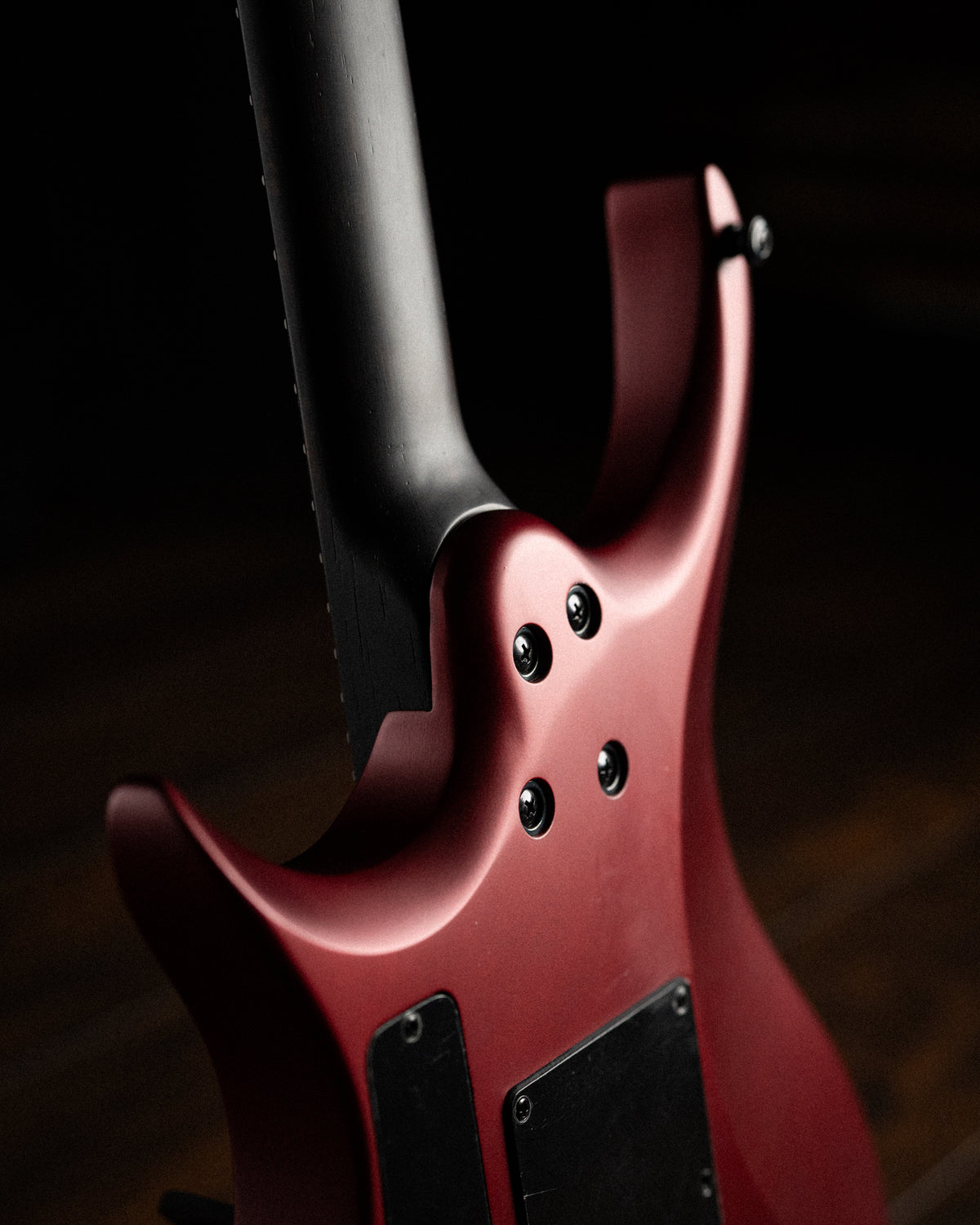 ēmi 6 // Legion // Crimson Metallic