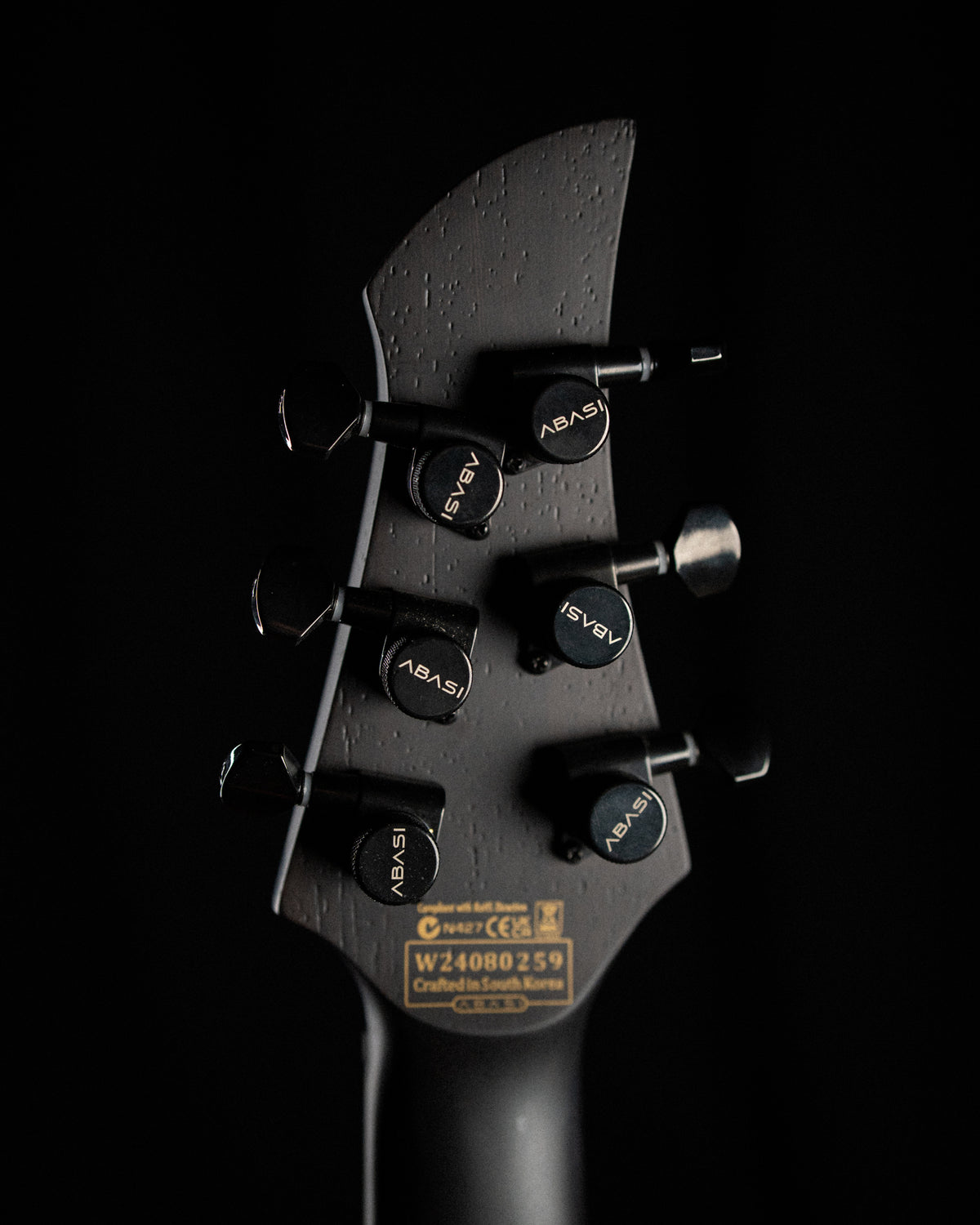 ēmi 6 // Legion // Crimson Metallic