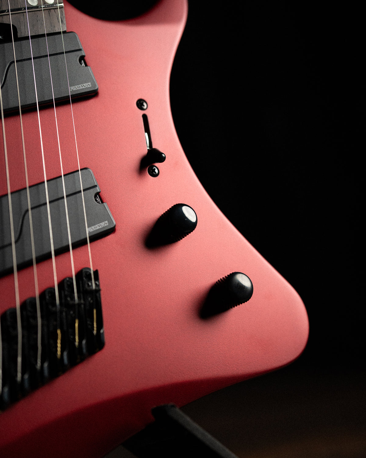 ēmi 8 // Legion // Crimson Metallic