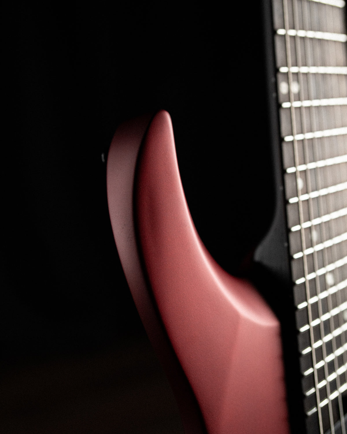 ēmi 8 // Legion // Crimson Metallic