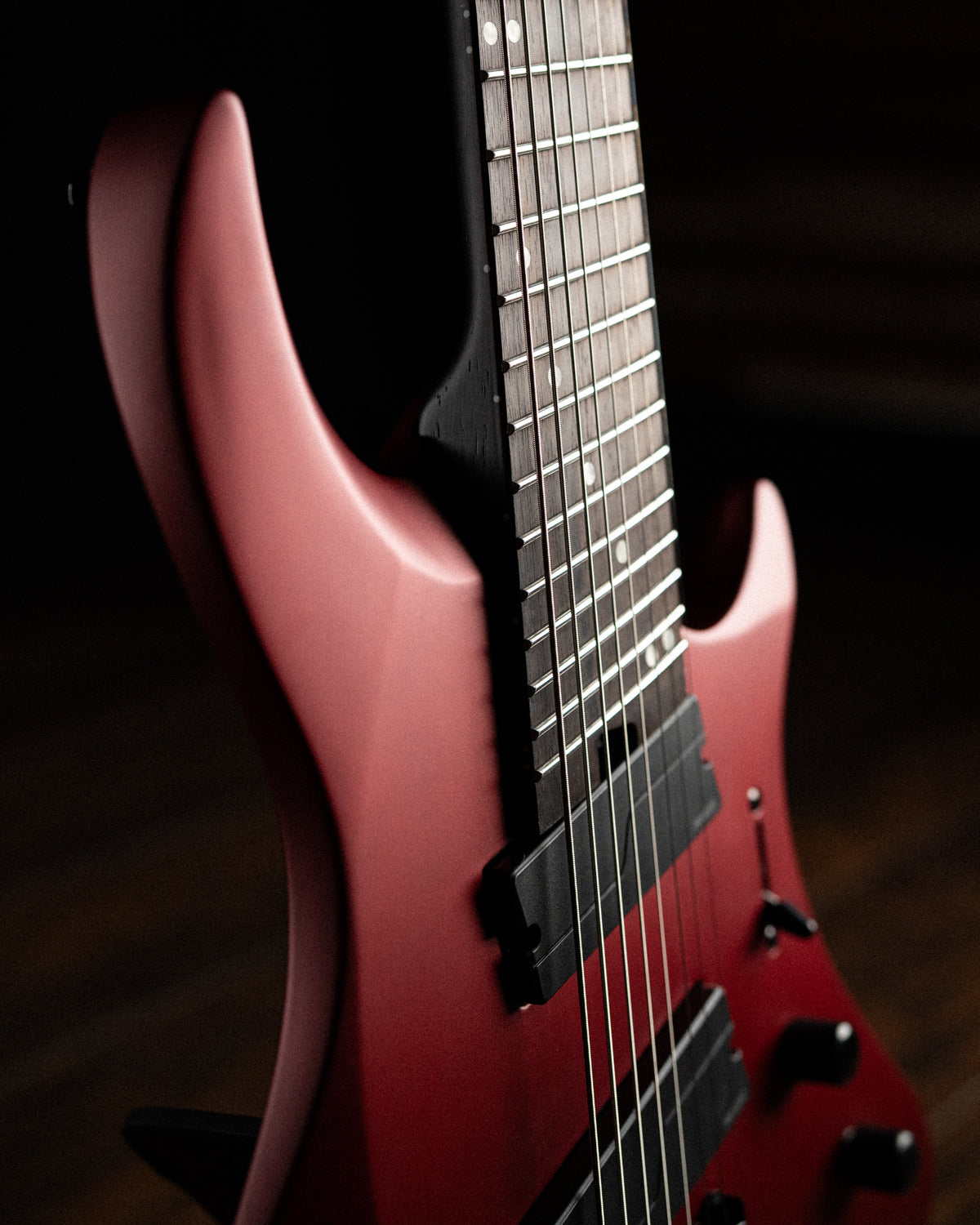 ēmi 8 // Legion // Crimson Metallic