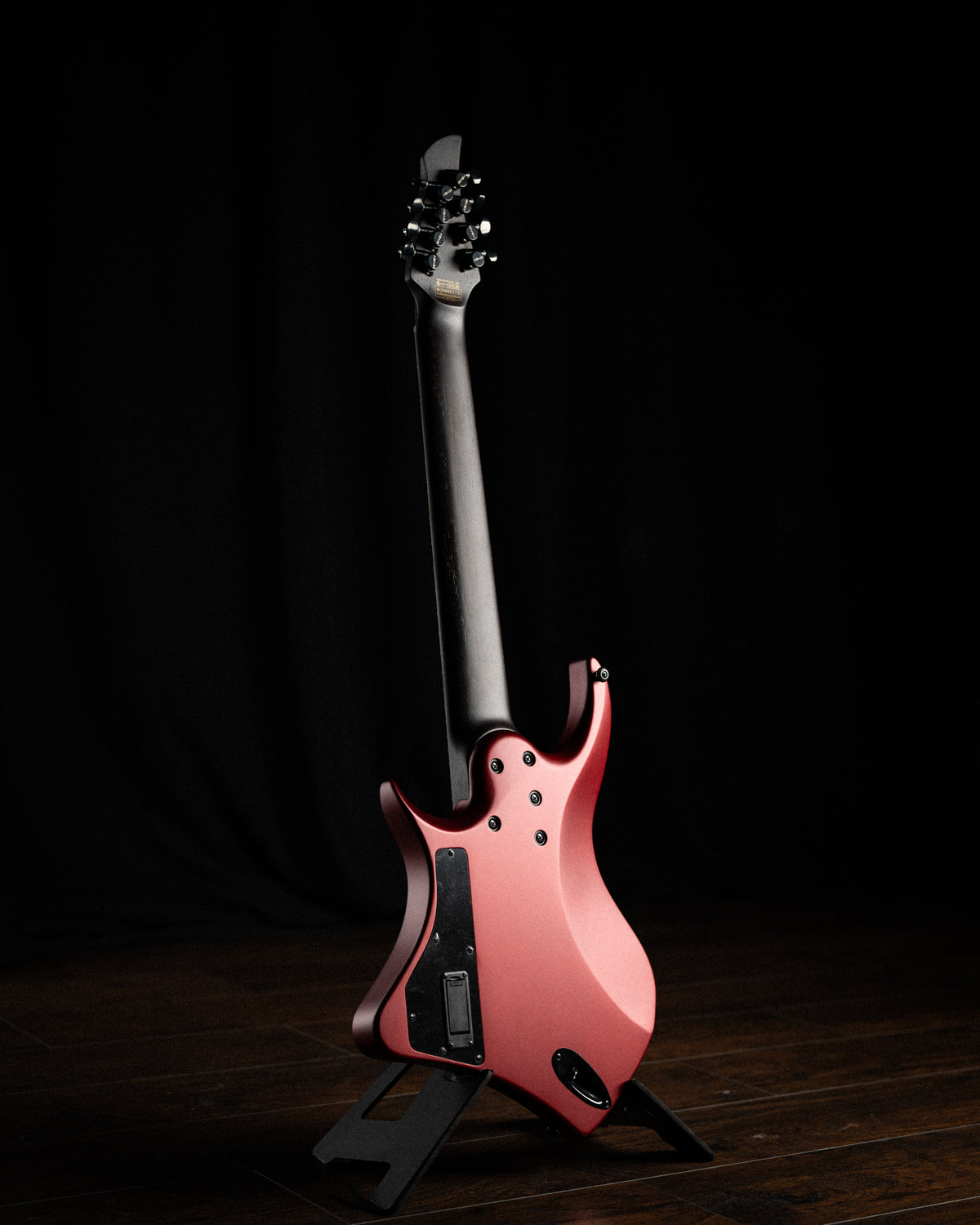 ēmi 8 // Legion // Crimson Metallic