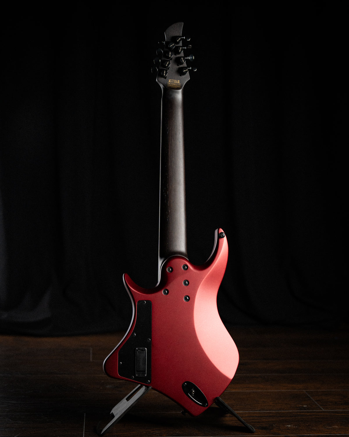 ēmi 8 // Legion // Crimson Metallic