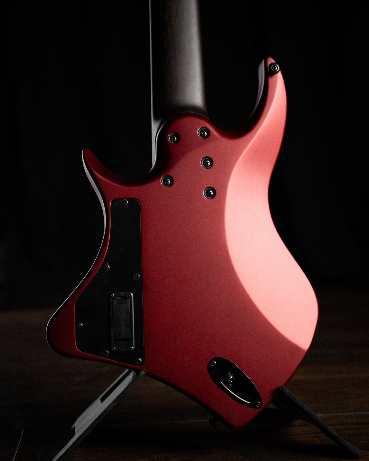 ēmi 8 // Legion // Crimson Metallic