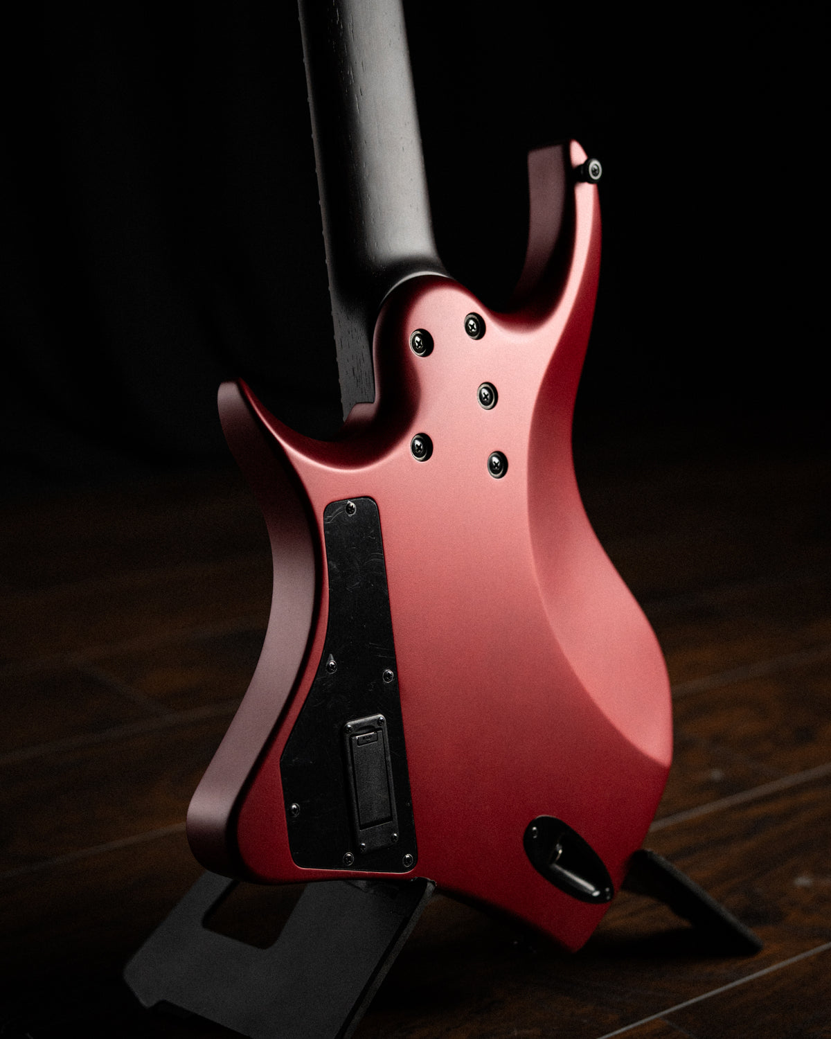 ēmi 8 // Legion // Crimson Metallic