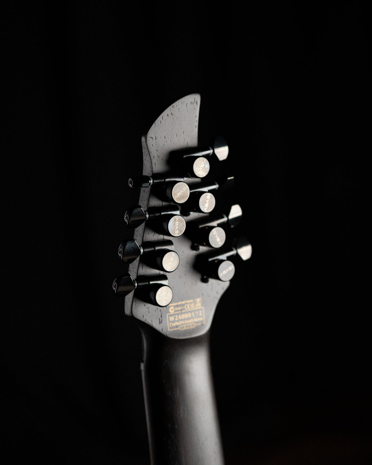 ēmi 8 // Legion // Crimson Metallic