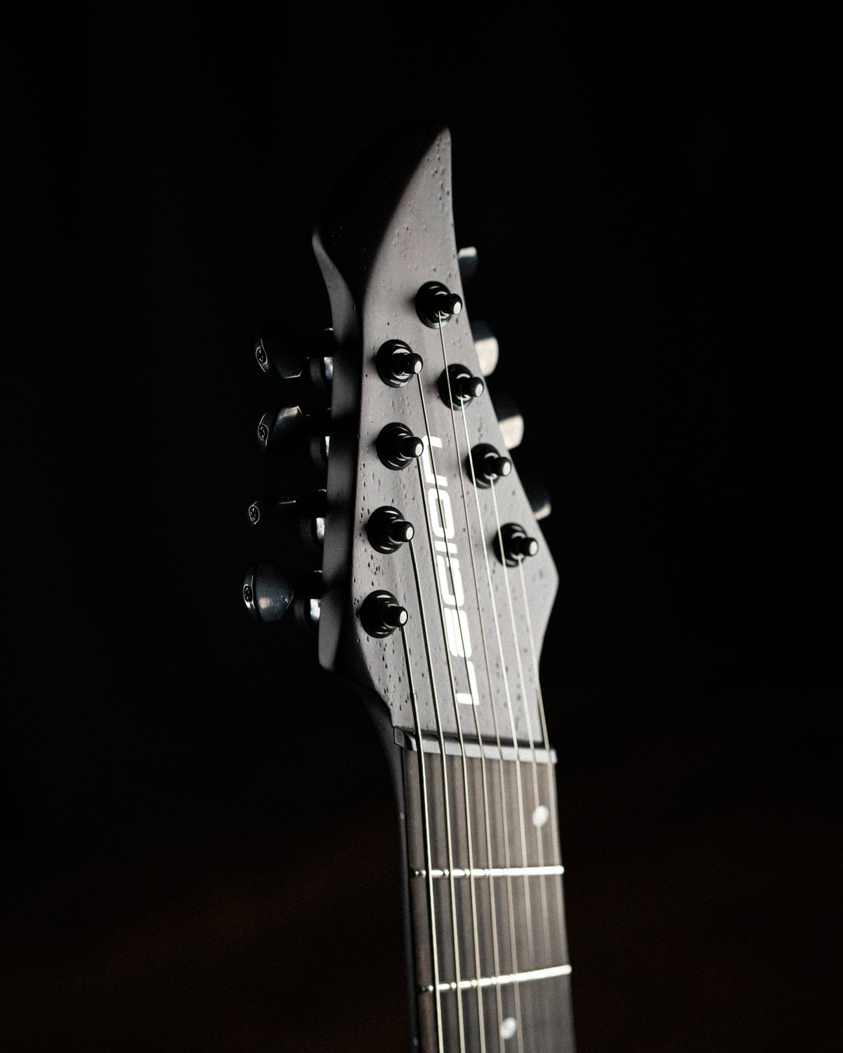 LARADA 8 // Legion // Crimson Metallic