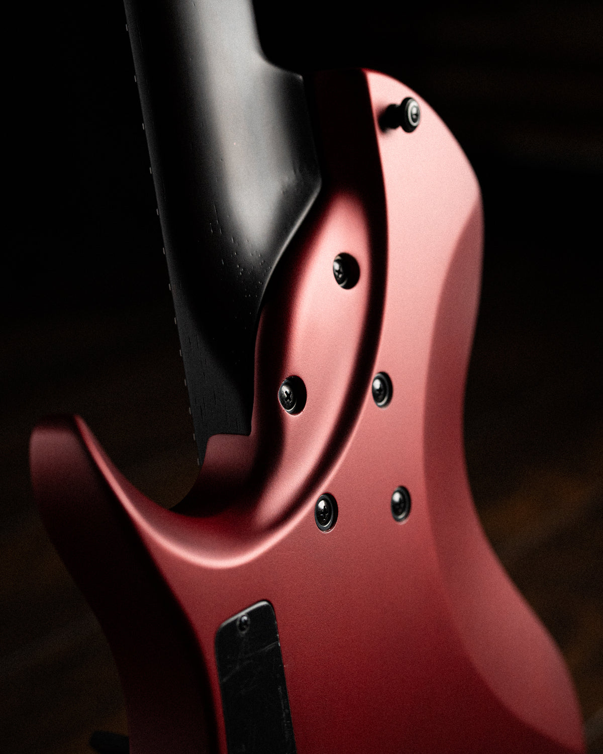 LARADA 8 // Legion // Crimson Metallic