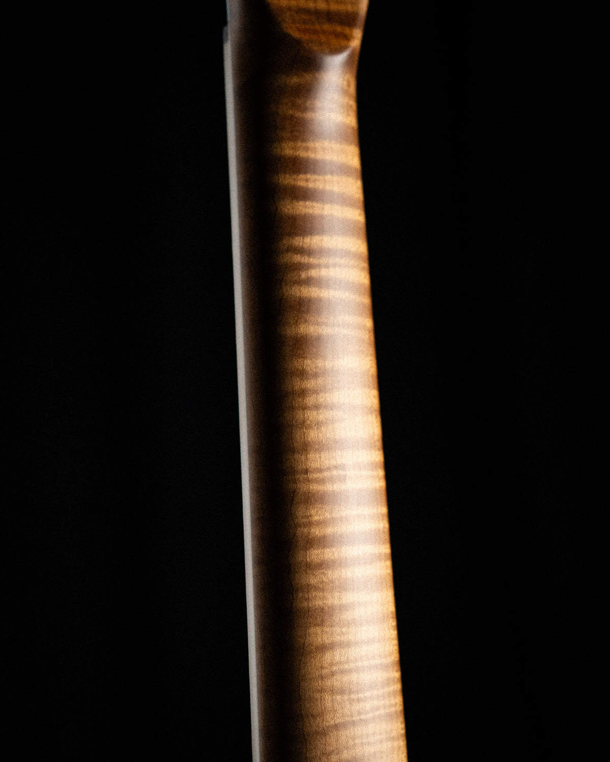 ĒMI 7 // CUSTOM // JADE